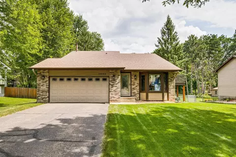 10643 Stutz St NE, Circle Pines, MN 55014