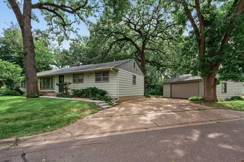 7300 Girard Ave S, Richfield, MN 55423