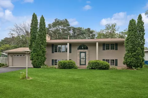 7381 Concerto Curv NE, Fridley, MN 55432