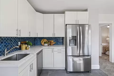 Kitchen - 5565 Main St W, Maple Plain, MN 55359 photo 2 of 5