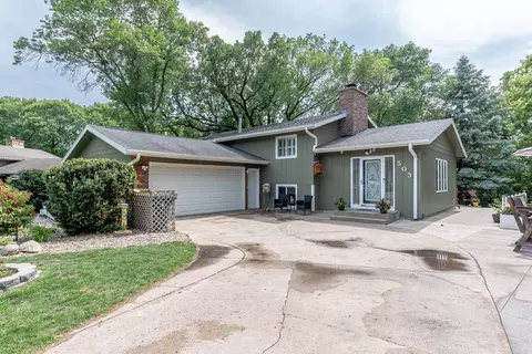 503 Ivanhoe Ct, North Mankato, MN 56003