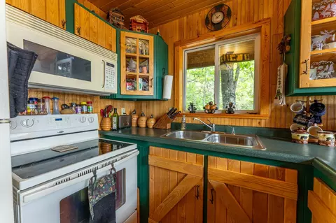 Kitchen - 95608 Pine Is, Greenwood Twp, MN 55790 photo 2 of 2