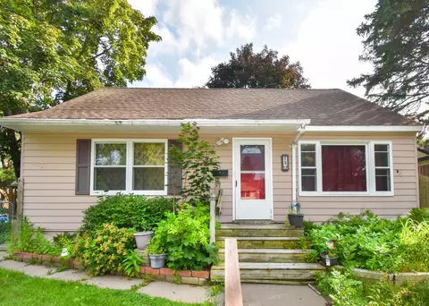 150 Westchester Dr, West Saint Paul, MN 55118