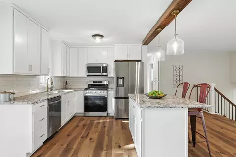 6162 Kalland Dr NE, Albertville, MN 55301