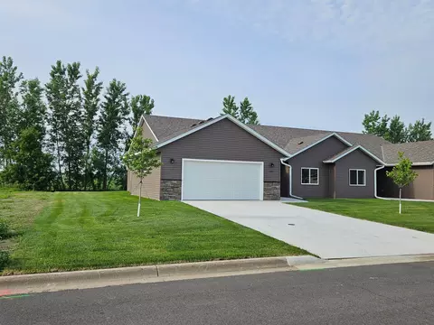 1227 21st St SW, Faribault, MN 55021