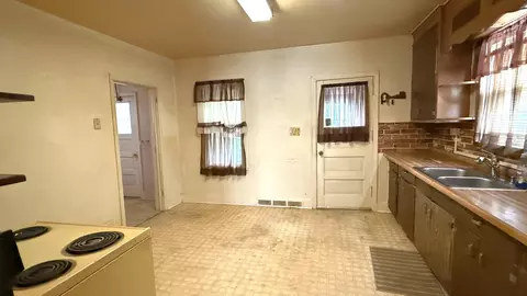 123 W Chapman St, Ely, MN 55731 photo 7