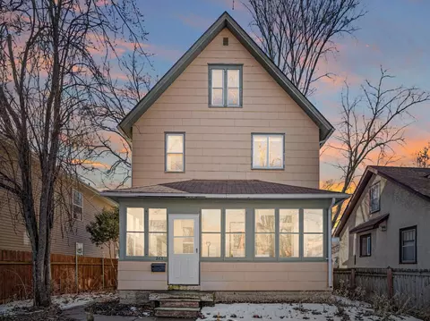 863 23rd Ave SE, Minneapolis, MN 55414