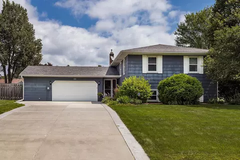 3565 Gresham Ave N, Oakdale, MN 55128