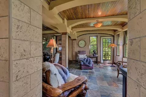 Entry Way - 3609 Highway 12 E, Willmar, MN 56201 photo 3 of 10