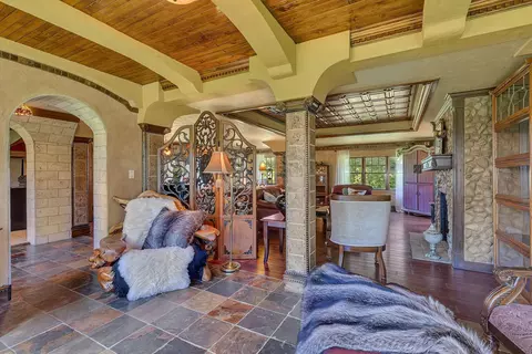Entry Way - 3609 Highway 12 E, Willmar, MN 56201 photo 5 of 10