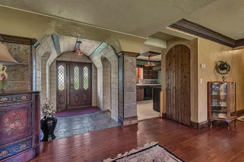 Entry Way - 3609 Highway 12 E, Willmar, MN 56201 photo 6 of 10