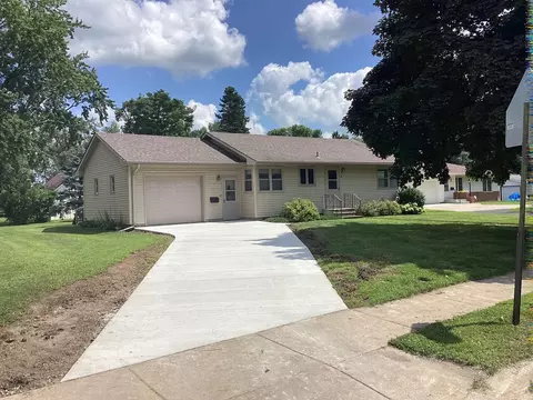 411 Center Ave S, Glenville, MN 56036