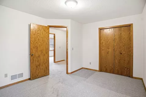 1053 Kettle Creek Rd, Eagan, MN 55123 photo 34