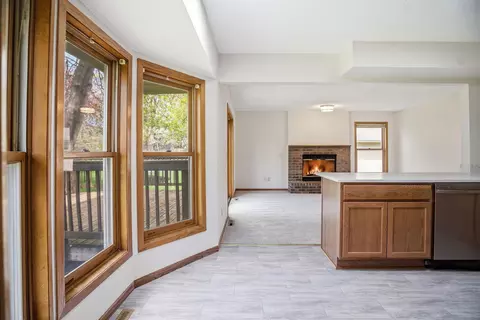 1053 Kettle Creek Rd, Eagan, MN 55123 photo 11