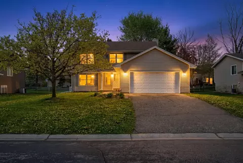 1053 Kettle Creek Rd, Eagan, MN 55123