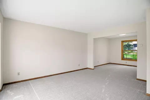 1053 Kettle Creek Rd, Eagan, MN 55123 photo 8