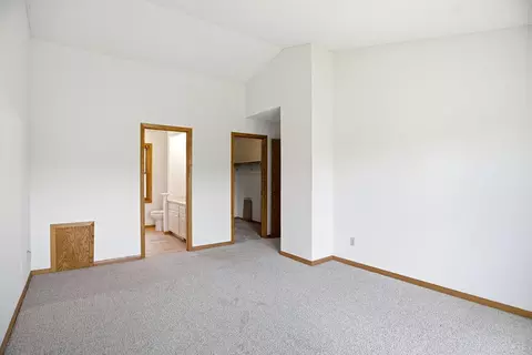 1053 Kettle Creek Rd, Eagan, MN 55123 photo 22