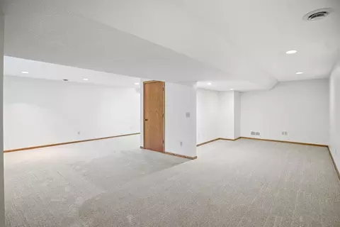 1053 Kettle Creek Rd, Eagan, MN 55123 photo 38