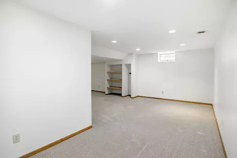 1053 Kettle Creek Rd, Eagan, MN 55123 photo 36