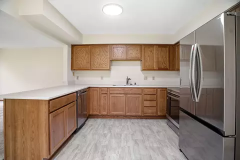 1053 Kettle Creek Rd, Eagan, MN 55123 photo 12