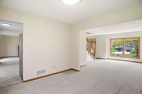 1053 Kettle Creek Rd, Eagan, MN 55123 photo 9