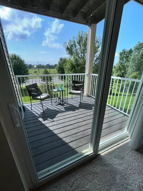 1590 Parkwood Dr #210, Woodbury, MN 55125
