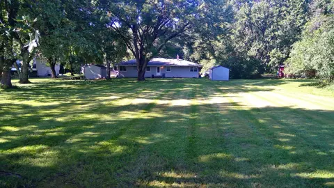 Exterior - 24945 Smithtown Rd, Shorewood, MN 55331 photo 2 of 5