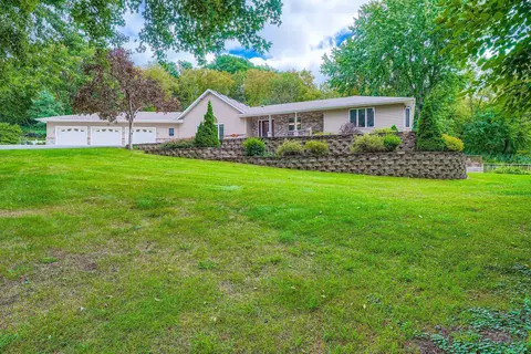 28800 Gaylord Ave, Cannon Falls, MN 55009