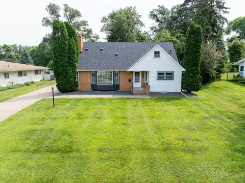 828 Cypress St S, Cambridge, MN 55008