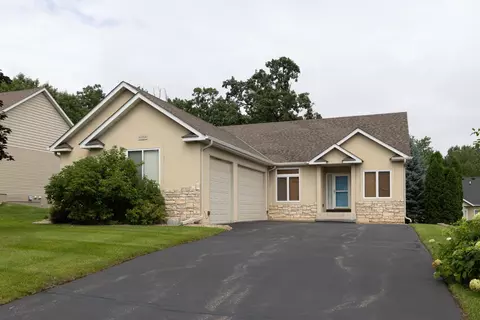 16084 Kennard Ct, Lakeville, MN 55044
