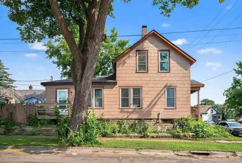 935 Duchess St, Saint Paul, MN 55106