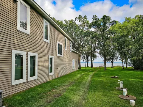 46278 Marin Bay Loop, Perham, MN 56573 photo 2