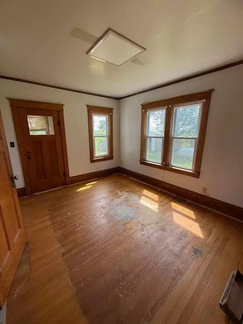 Living - 3151 250th Ave, Boyd, MN 56218 photo 3 of 4