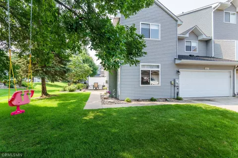 660 Kingfisher Ln #F, Woodbury, MN 55125