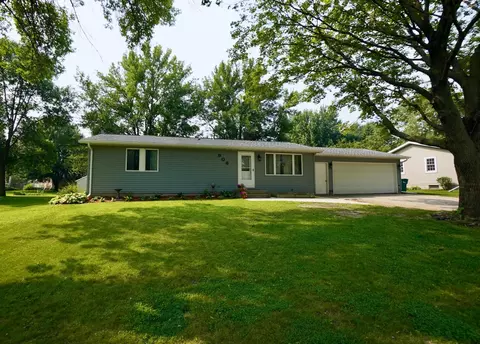 908 Irene Ave SE, Willmar, MN 56201 photo 4