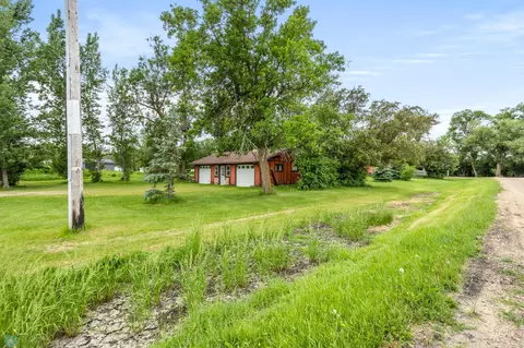 Exterior - 112 4th St, Hickson, ND 58047 photo 1 of 4