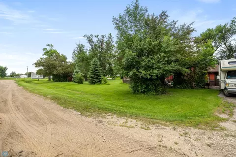 Exterior - 112 4th St, Hickson, ND 58047 photo 4 of 4