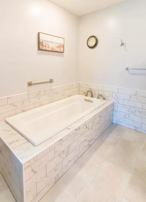 Bath - 32003 Nuthatch Ave, Aitkin, MN 56431 photo 3 of 3
