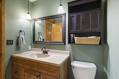 Bath - 1810 Brookside Dr, Albert Lea, MN 56007 photo 4 of 5