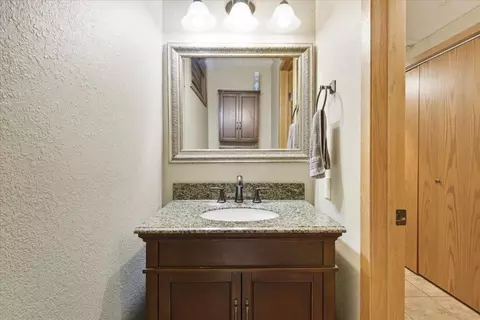 Bath - 1810 Brookside Dr, Albert Lea, MN 56007 photo 5 of 5
