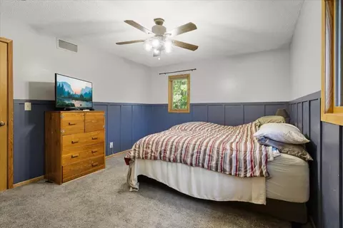 Bedroom - 1810 Brookside Dr, Albert Lea, MN 56007 photo 2 of 7