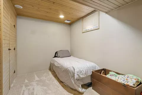 Bedroom - 1810 Brookside Dr, Albert Lea, MN 56007 photo 5 of 7