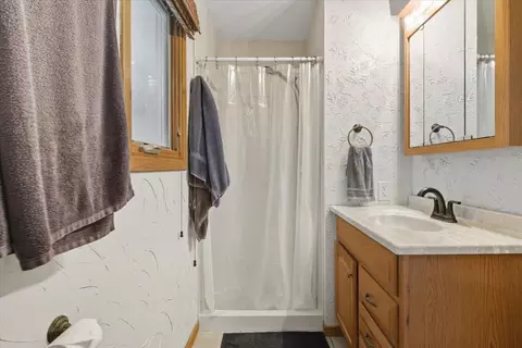 Bath - 1810 Brookside Dr, Albert Lea, MN 56007 photo 1 of 5