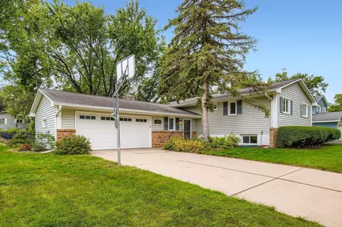 10105 39th Ave N, Plymouth, MN 55441