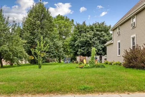 Exterior - 721 6th St, Nicollet, MN 56074 photo 3 of 7