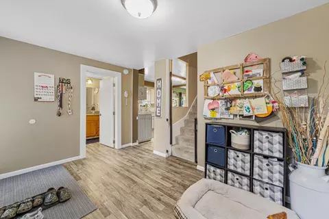Entry Way - 721 6th St, Nicollet, MN 56074 photo 2 of 4