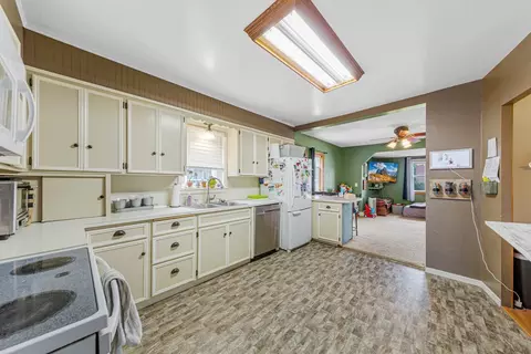 Kitchen - 721 6th St, Nicollet, MN 56074 photo 2 of 5