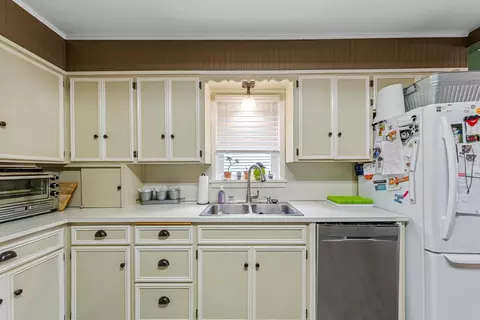 Kitchen - 721 6th St, Nicollet, MN 56074 photo 5 of 5