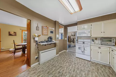 Kitchen - 721 6th St, Nicollet, MN 56074 photo 4 of 5