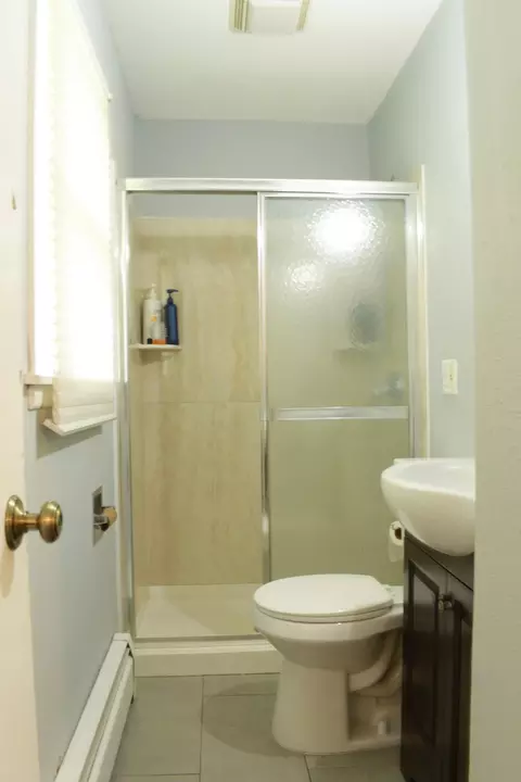 Bath - 2513 13th Ave SE, Saint Cloud, MN 56304 photo 1 of 4